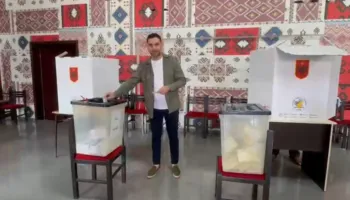 Referendumi i votëbesimit/ Qosja: Sali Berisha mban peshën dhe barrën kryesore të opozitarizmit në Shqipëri!