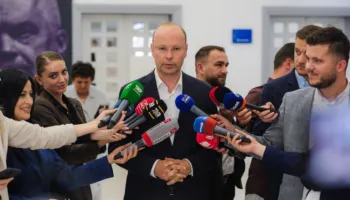 Referendumi për Berishën në Partinë Demokratike, shtyhet deri në 19:00 procesi i votimit në degët kryesore