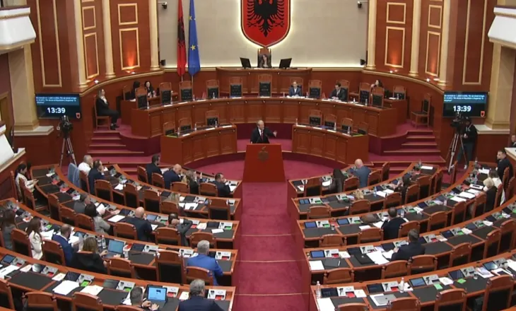 Rendi i ditës/ 9 interpelanca sot në Kuvend, pritet të miratohen ndryshimet në rregullore