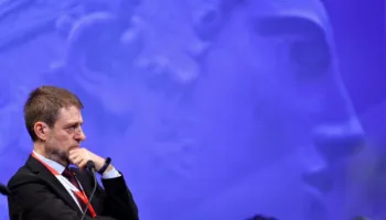 Rezoluta e progresraportit për Shqipërinë, Hoxha: Vlerësohemi si vend pararojë