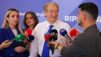 “Ripërtëritja është forcë, jo frikë”, Berisha ndez mesazhin politik: Rruga drejt rikthimit të votës së lirë kalon nga..