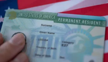 Rregulla të reja për “Green Card”, SHBA ndryshon aplikimet për llotarinë amerikane, kërkohet kthimi në vendlindje