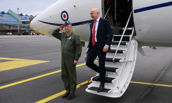 Rusia ‘bllokon sinjalin e avionit’ që transportonte ministrin e mbrojtjes së…