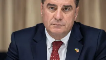 Rusia godet me raketa balistike dhe dronë objektiva civile, përfshihet nga flakët edhe kompleksi ku banon ambasadori shqiptar në Kiev