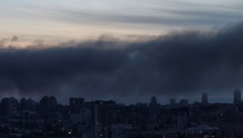 Rusia godet pa mëshirë, qindra dronë dhe raketa bien mbi Ukrainë