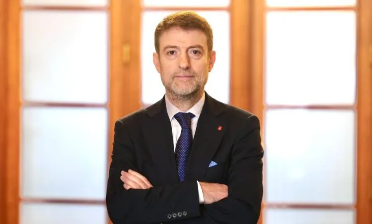 Rusia kërkoi largimin e diplomatëve të huaj nga Kievi, reagon Hoxha: Shqipëria nuk do të tërhiqet nga mbështetja për…