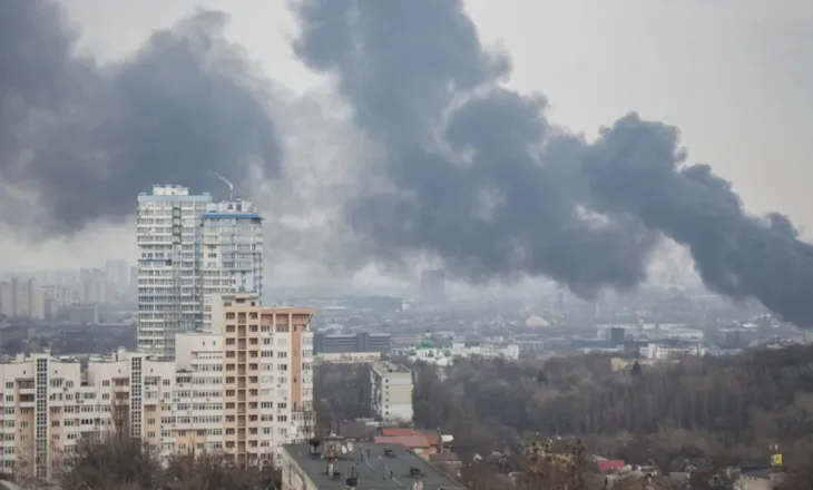 Rusia vijon sulmet ndaj Ukrainës edhe gjatë armëpushimit të ndërmjetësuar nga SHBA, humbin jetën 3 persona