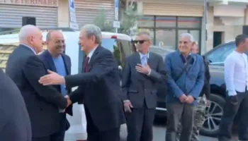 Sali Berisha në SPAK, zbaton masën e sigurisë ‘detyrim paraqitje’, pritet nga mbështetësit