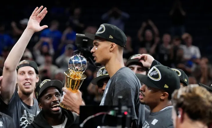 San Antonio eliminon kampionët e Oklahoma dhe merr kurorën në Perëndim, duel me New York për titullin e NBA