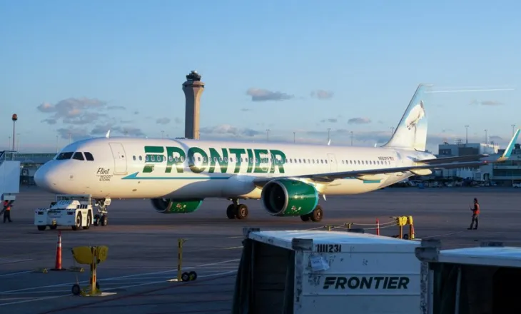 “Sapo goditëm dikë”, avioni vret një person në pistën e Aeroportit, evakuohen pasagjerët