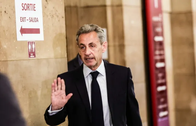 Sarkozy nuk do të mbajë më “byzylykun elektronik”, gjykata i zbut masën e dënimit ish-presidentit