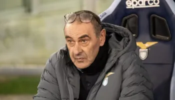 Sarri ndërron mendje, trajneri do të jetë në derbin me Romën, ka gati edhe një… protestë
