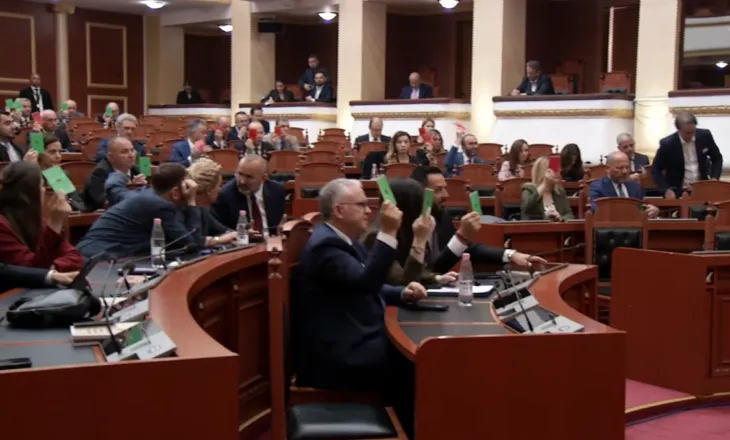Seancë plenare në Kuvend, shtyhen 2 interpelancat drejtuar Ramës dhe Lamallarit