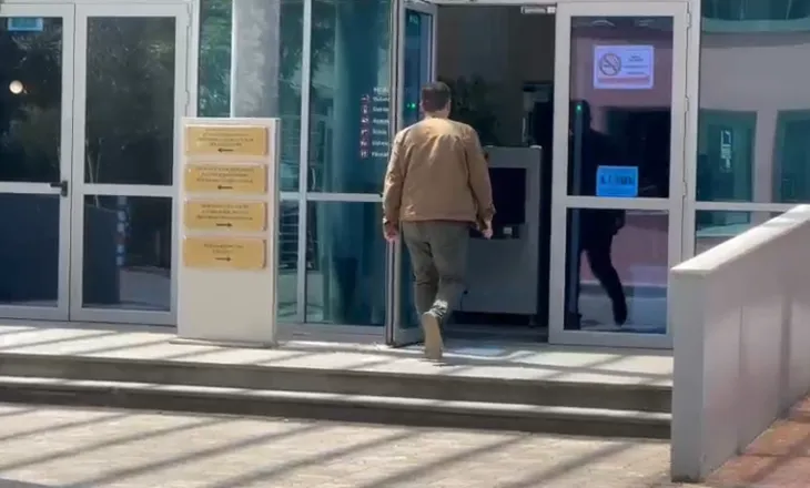 Sekretari i Përgjithshëm i Partisë së Lirisë, Tedi Blushi paraqitet në Gjykatën e Posaçme