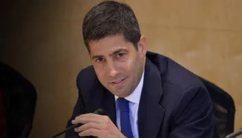 Senati amerikan konfirmon Kevin Warsh si kryetar të Rezervës Federale