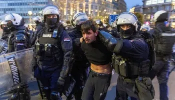 Serbia pezullon trafikun hekurudhor para protestës së studentëve