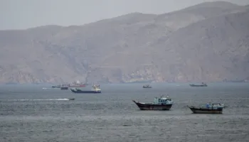 SHBA bllokon 42 anije me naftë në Ngushticën e Hormuzit, mbi 6 milionë dollarë humbje për Iranin