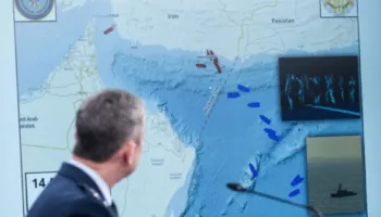 SHBA godet disa iraniane gjatë natës, u sulmuan me pretendimin se po vendosnin mina në Ngushticën e Hormuzit