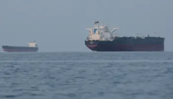 SHBA paralajmëron sanksione për kompanitë detare që paguajnë tarifa në Hormuz