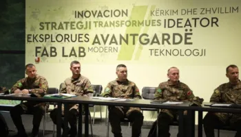 SHBA-të dhe Shqipëria rrisin bashkëpunimin ndaj sulmeve kibernetike, ekspertët amerikanë trajnojnë Komandën shqiptare