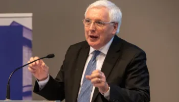 Shea: Duhet stabilitet politik në Kosovë, ndryshe s’ka rrugë të qartë përpara në procesin e integrimit euroatlantik