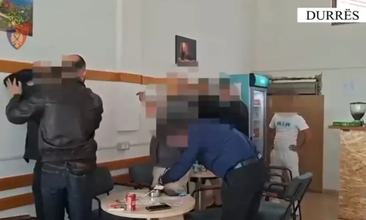 Shisnin lëndë narkotike në afërsi të shkollave, 9 të arrestuar dhe 3 në kërkim në Durrës