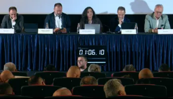 Shkodranët të pakënaqur me reformën e re territoriale, debate me drejtuesit e komisionit