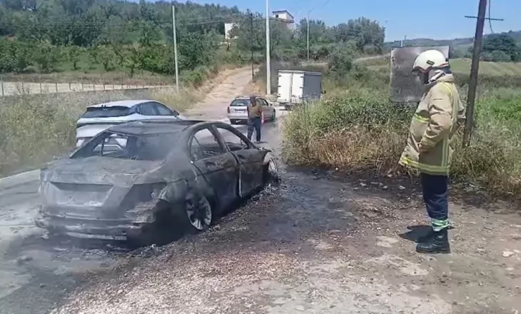 Shkrumbohet makina në Fier, dyshohet se shkak u bë një shkëndijë elektrike
