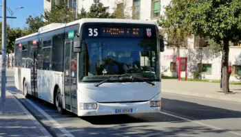 Shoqata e Transportit/ Nga 1 Qershori, bileta e autobusit 30 lekë më shumë nëse paguhet me kartë