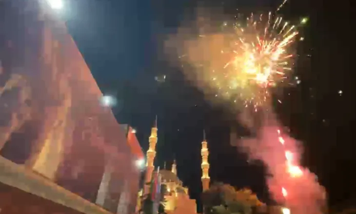 Shpërthen festa te selia e PD pas rikonfirmimit të Berishës, hidhen dhjetëra fishekzjarrë