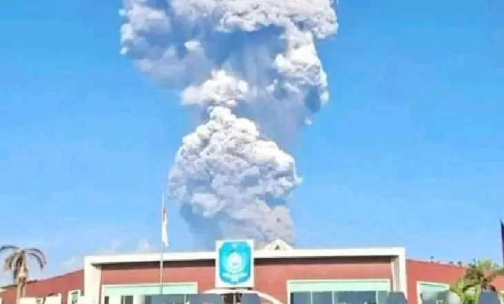 Shpërthen vullkani në Indonezi, 3 të vdekur dhe 20 të zhdukur