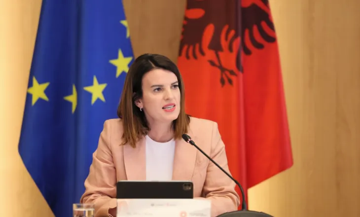 Shqipëria hyn në një fazë të re të negociatave me BE, Koçiu: Reformat dhe asistenca ndërkombëtare po afrojnë vendin drejt anëtarësimit