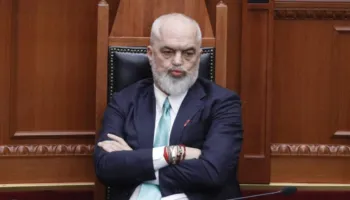 Shqipëria, ligje të dobëta dhe administratë të fryrë!