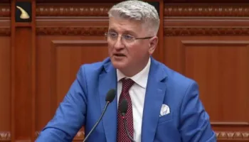 “Shqipëria në shërbim të klientëve të qeverisë”, Gjekmarkaj: Nafta jonë më e shtrenjta në rajon! Protesta mbetet…