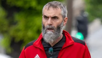 Shqiptari i dënuar për vrasje rikthehet në Angli pas ekstradimit në Shqipëri, “Daily Mail” e gjen në një adresë në Londër