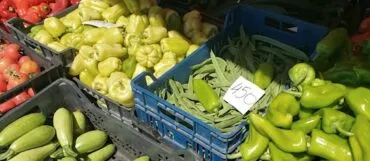 “Shteti të ndërhyjë”/ Rritje rekord e çmimeve të fruta-perimeve, qytetarët të shqetësuar: Kostot të papërballueshme