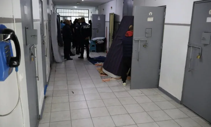 Siguria në burgje, kontrolle “blic” në Korçë dhe Pojskë, sekuestrohen sende të ndaluara