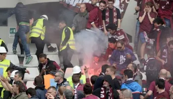 Situatë kaotike para derbit Torino-Juventus/ Një tifoz përfundon në spital, bardhezinjtë kërkojnë pezullimin e ndeshjes