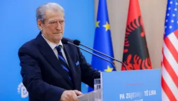 “Skandal i epokës së AI”/ Berisha ‘shpërthen’: Rama dhe Begaj sharlatanët më të mëdhenj, Diella pa asnjë inteligjencë