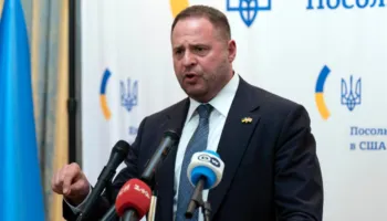 Skandal korrupsioni në Ukrainë, ish-shefi i stafit të Zelenskyt shpallet zyrtarisht i dyshuar