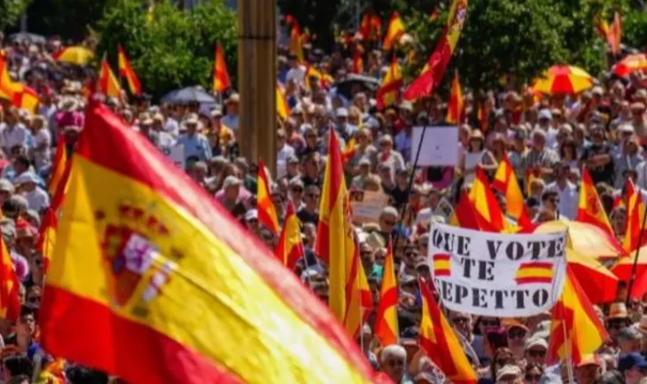 Skandalet e korrupsionit, spanjollët protestojnë në Madrid