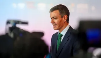 Skandalet tronditin qeverinë spanjolle, Sánchez përballet me krizën më të madhe politike, hetimet prekin aleatët dhe familjen