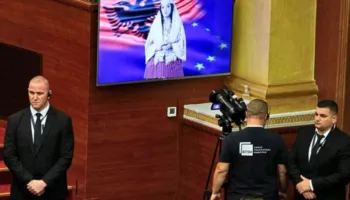 Skandali i AKSHI-t/ ‘Der Standard’: Diella e Ramës duhej të luftonte korrupsionin, por e nxiti më shumë