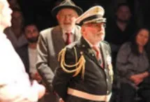 “Skandali” një komedi nga Steve Martin në skenën teatrore