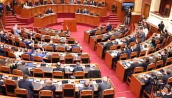 Sot Kuvend/ Debat për integrimin dhe raportin e DASH për investimet në vend, 6 interpelanca në rend dite
