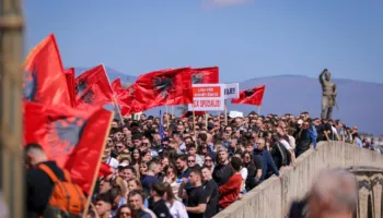 Sot protestë në Shkup për provimin e jurisprudencës në gjuhën shqipe, studentët kërkojnë mbështetje për të drejtat e tyre