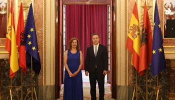 “Spanja mbështet integrimin e Shqipërisë në BE”, Peleshi takon kryeparlamentaren spanjolle në Madrid
