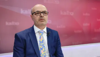 “Spektakël demokracie”/ Petro Koçi ironizon zgjedhjen në PD: Kundërshtarët e Berishës s’kanë më asnjë shans