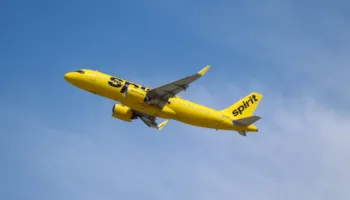 Spirit Airlines falimenton papritur, kërkon ndjesë nga publiku