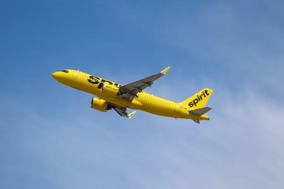 Spirit Airlines falimenton papritur, kërkon ndjesë nga publiku